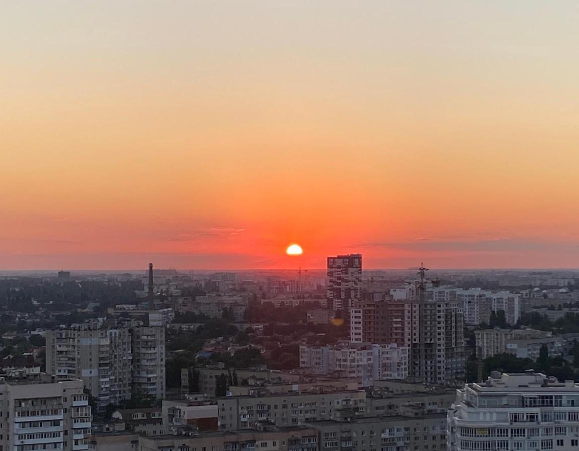 Razor Apartment With Terrace, Kamanina Odessa Eksteriør bilde